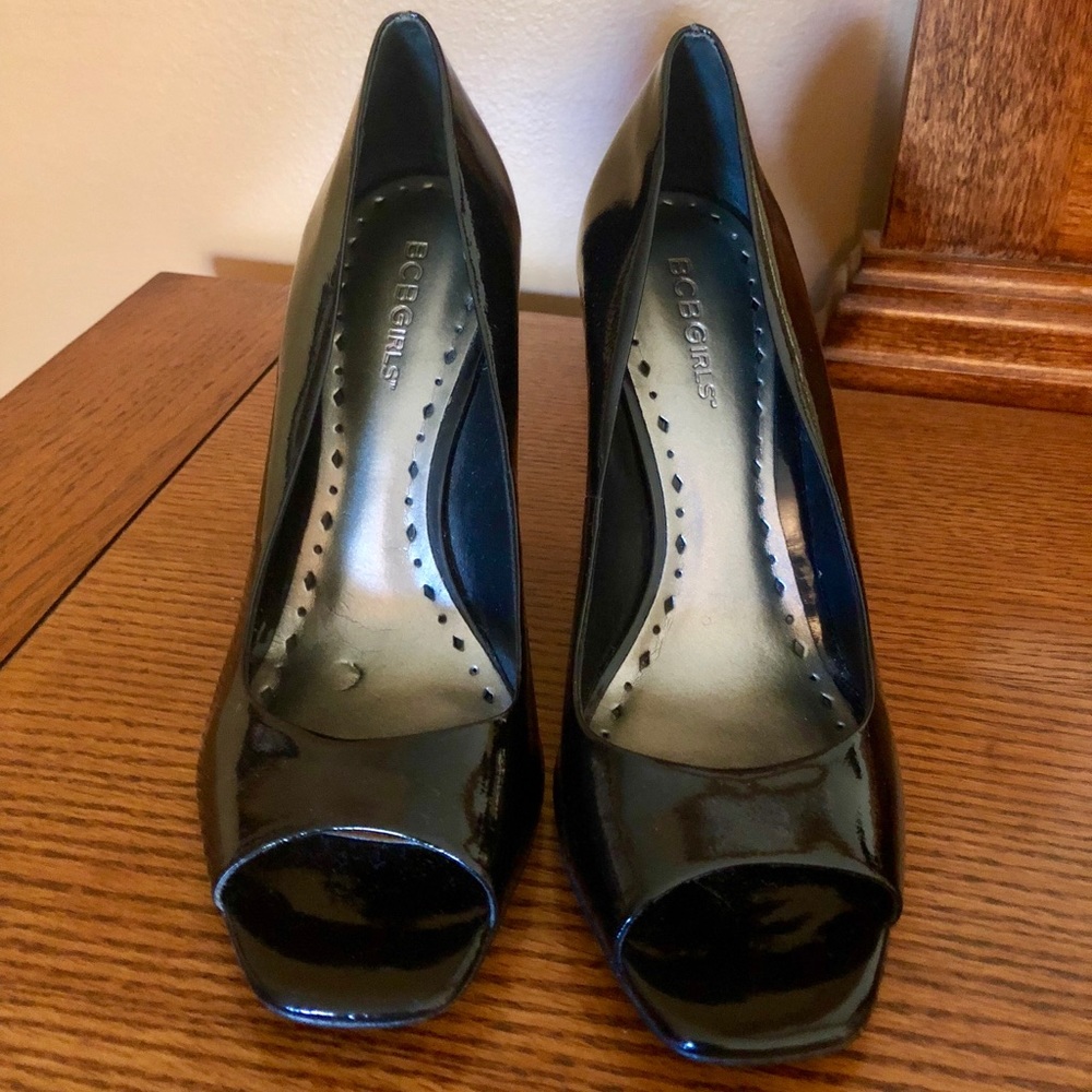 BCBG heels size 8 - Picture 2 of 4